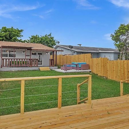 Supervilla - Lakefront - Sunsets, Kayaks, Grill Fort Lauderdale Luaran gambar