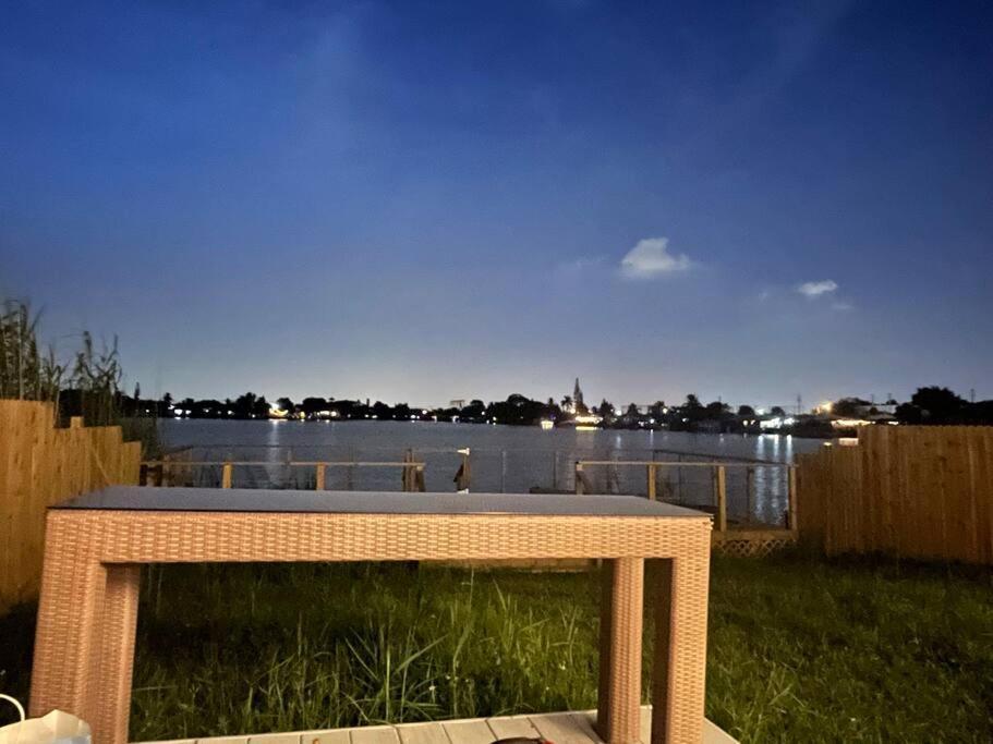 Supervilla - Lakefront - Sunsets, Kayaks, Grill Fort Lauderdale Luaran gambar