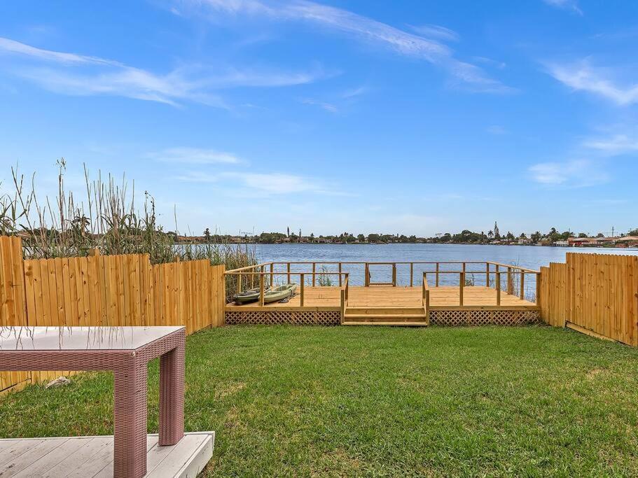 Supervilla - Lakefront - Sunsets, Kayaks, Grill Fort Lauderdale Luaran gambar