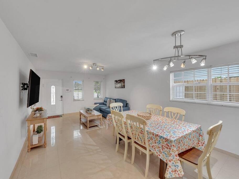 Supervilla - Lakefront - Sunsets, Kayaks, Grill Fort Lauderdale Luaran gambar