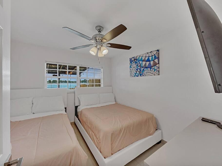 Supervilla - Lakefront - Sunsets, Kayaks, Grill Fort Lauderdale Luaran gambar