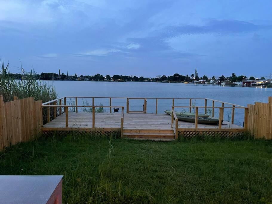 Supervilla - Lakefront - Sunsets, Kayaks, Grill Fort Lauderdale Luaran gambar
