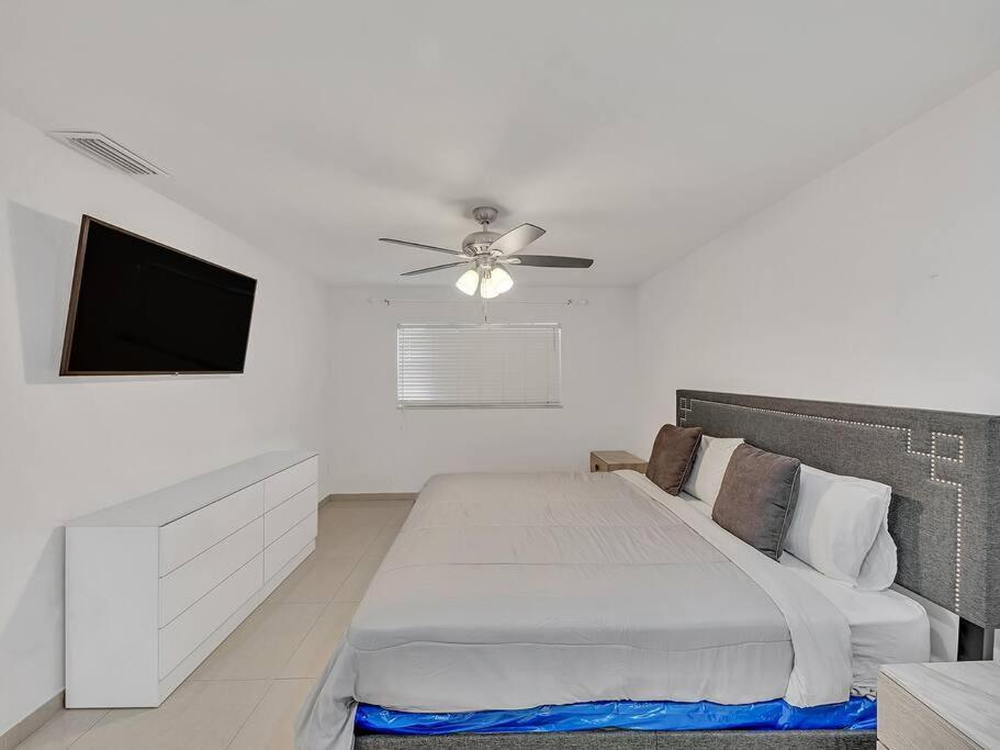 Supervilla - Lakefront - Sunsets, Kayaks, Grill Fort Lauderdale Luaran gambar