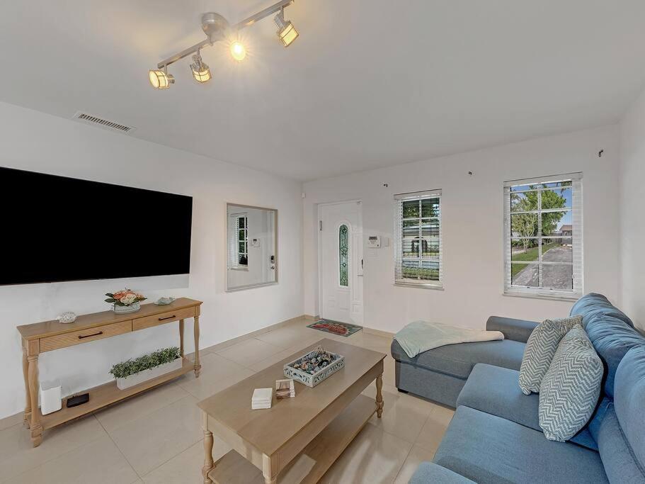 Supervilla - Lakefront - Sunsets, Kayaks, Grill Fort Lauderdale Luaran gambar