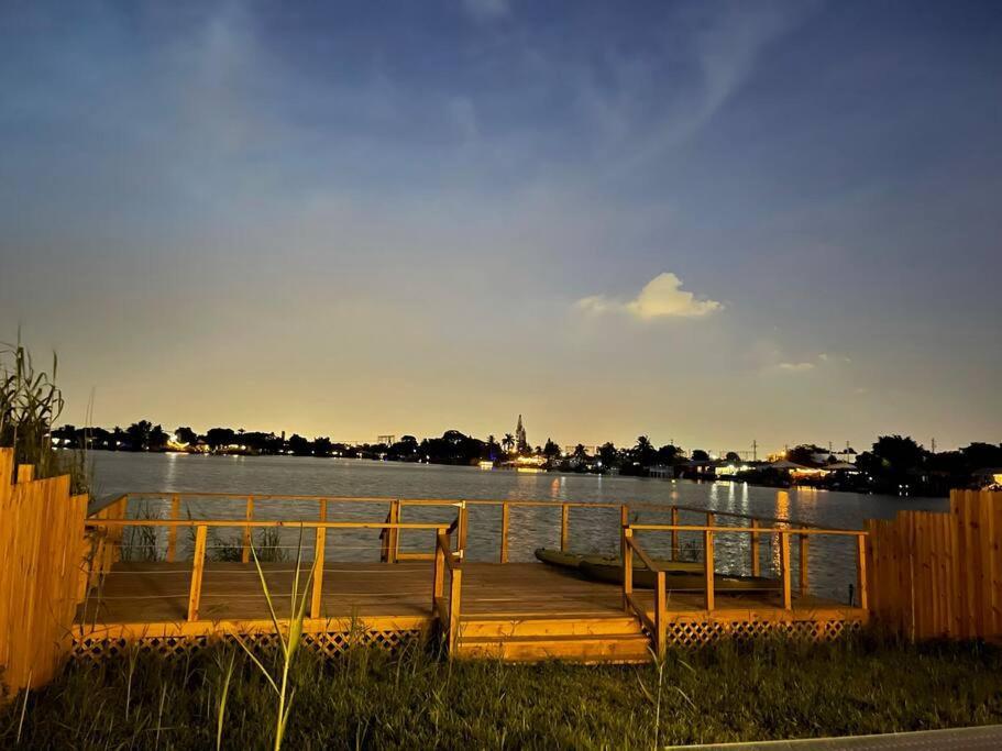 Supervilla - Lakefront - Sunsets, Kayaks, Grill Fort Lauderdale Luaran gambar