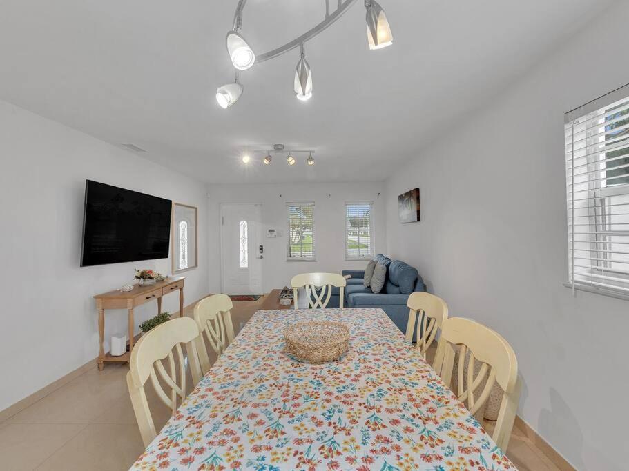 Supervilla - Lakefront - Sunsets, Kayaks, Grill Fort Lauderdale Luaran gambar