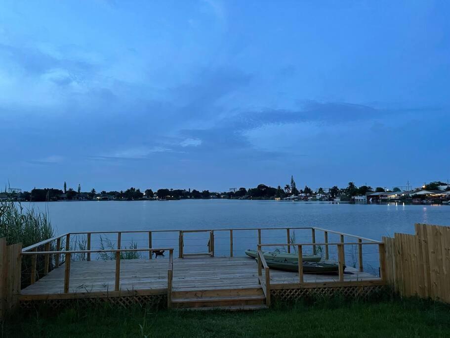 Supervilla - Lakefront - Sunsets, Kayaks, Grill Fort Lauderdale Luaran gambar